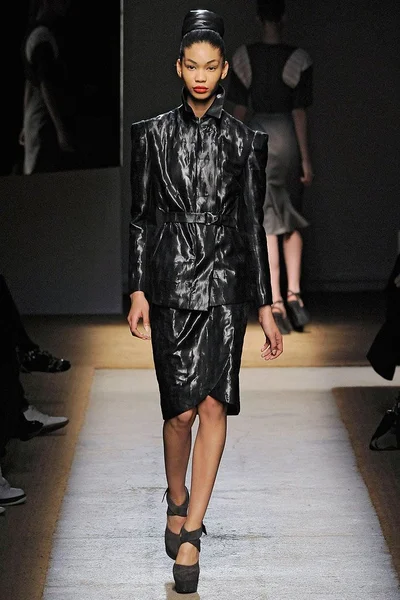 Look 24
